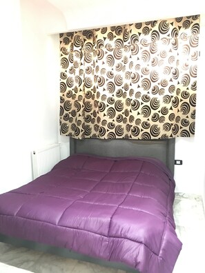 City Apartment, Smoking