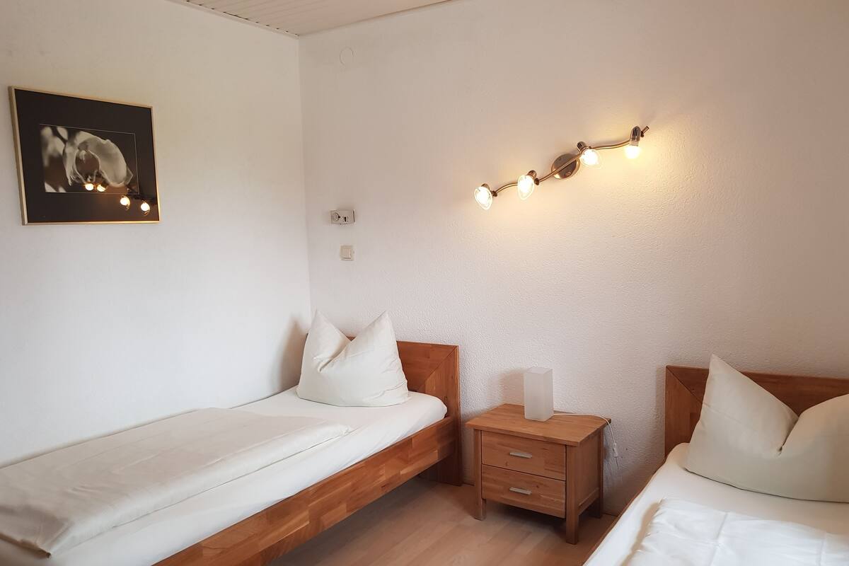 Appartement (Nr. 4) | Luxe beddengoed, een strijkplank/strijkijzer, gratis wifi, beddengoed
