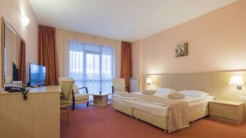 Classic Double Room | Minibar, soundproofing, free cots/infant beds, free WiFi