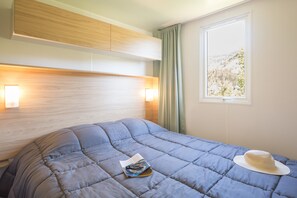 Koawa Loggia Premium + | Individually decorated, individually furnished, blackout drapes - Camping Les Princes D'Orange (Orpierre)