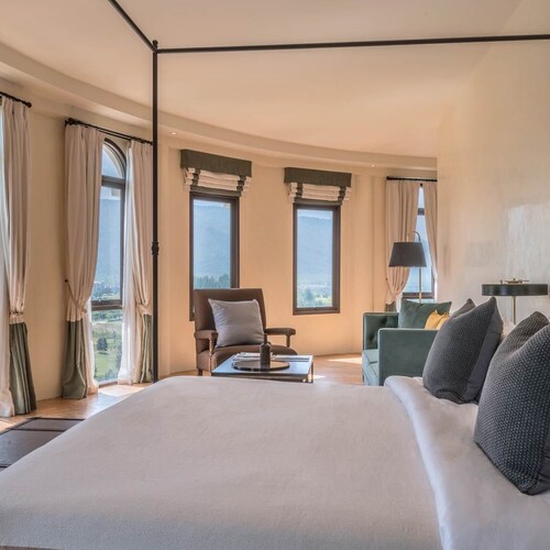 Toscana Piazza by Toscana Valley