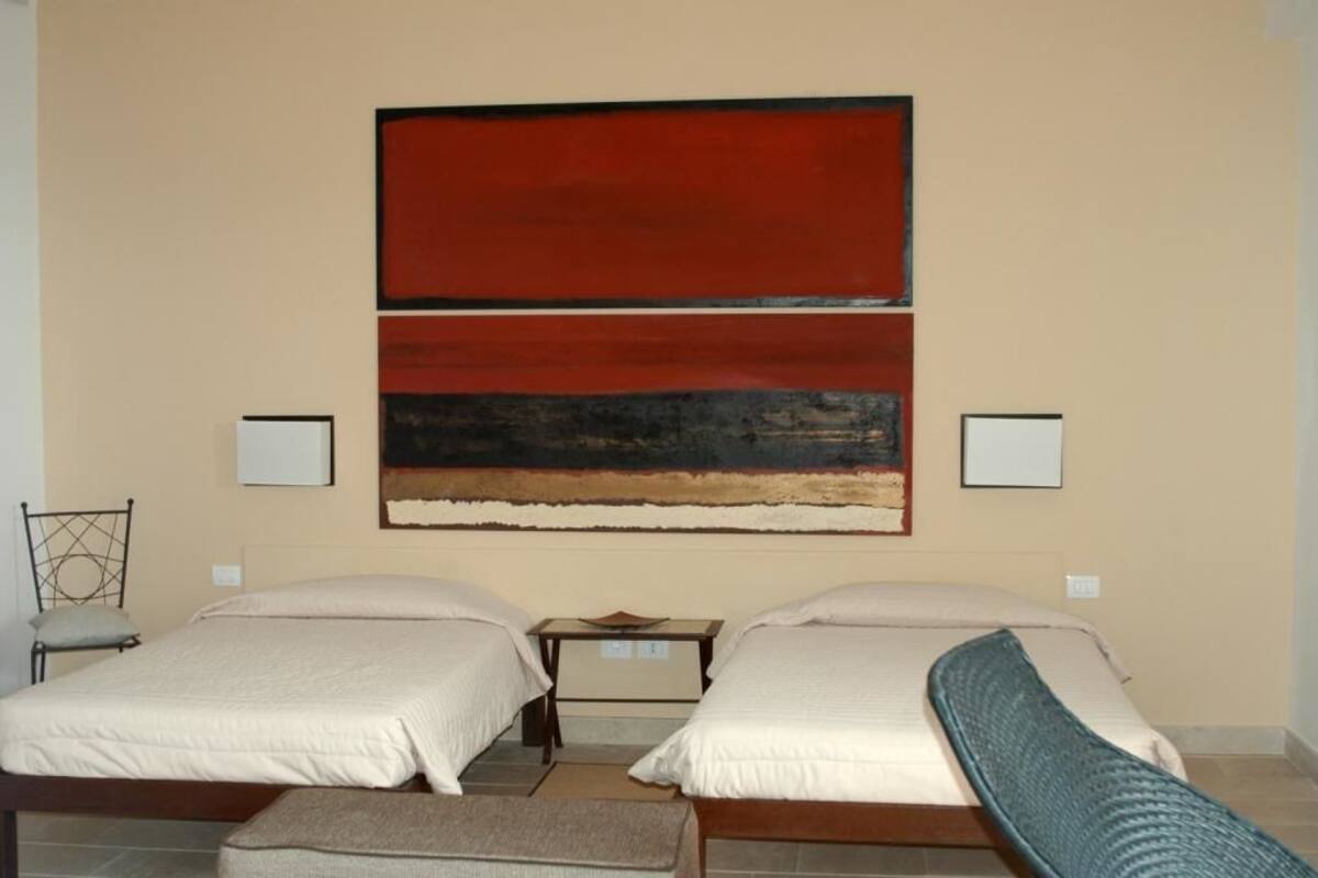 Deluxe Double Room, Garden View | In-room safe, desk, laptop workspace, rollaway beds