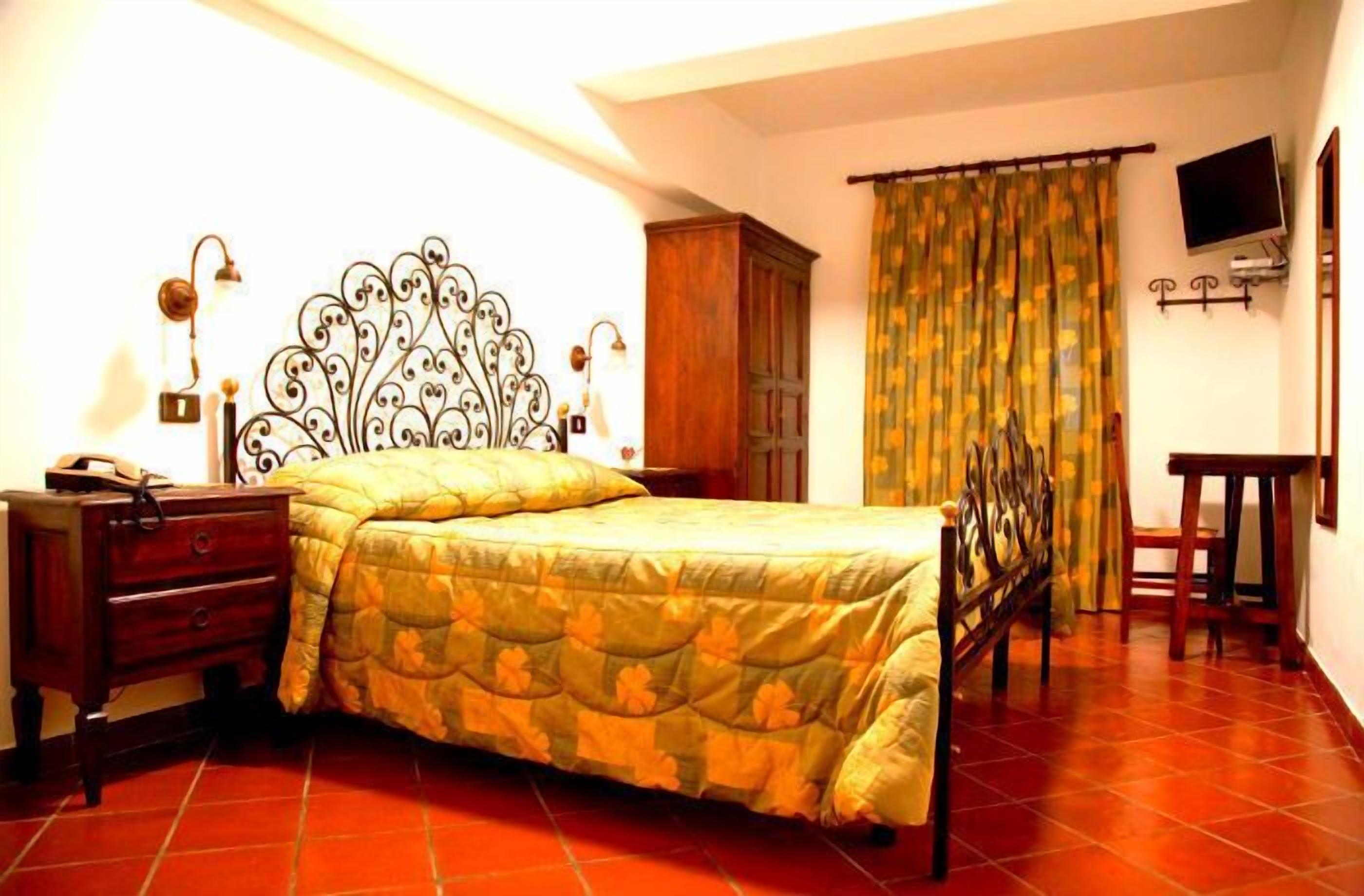 Doppel- oder Zweibettzimmer