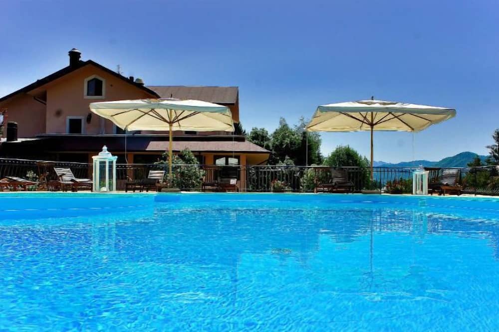 Hotel Bucaneve