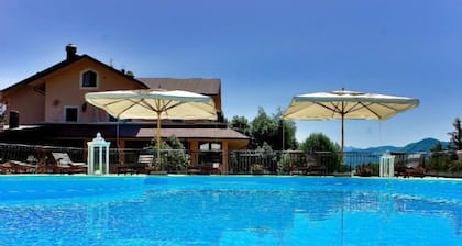 Hotel Bucaneve