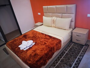Luxury Apartment | Desk, soundproofing, free WiFi, bed sheets - Equinox (El Ouatia)