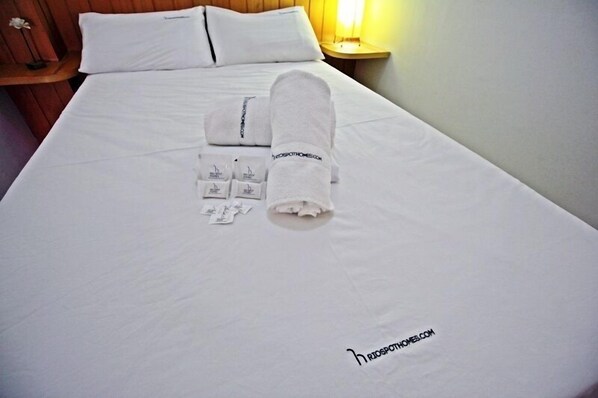 Apartment, Mehrere Betten, Nichtraucher | Badezimmerausstattung | Dusche, kostenlose Toilettenartikel, Haartrockner, Handtücher