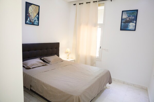 Appartement Ville, fumeurs | 1 chambre, fer et planche à repasser, Wi-Fi gratuit, draps fournis