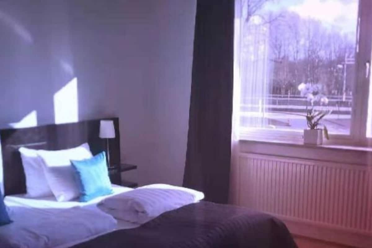 Camera doppia | Una scrivania, tende oscuranti, Wi-Fi gratuito, lenzuola