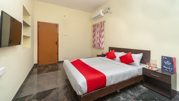 Deluxe Double Room | Bed sheets - OYO 19760 Passion Paradise (Coimbatore)