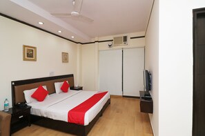 Double or Twin Room | Free WiFi - OYO 24624 Kaycee Residency (Gurugram)
