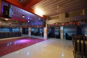 Banquet hall - OYO 3311 Hotel Apple 9 (Jaipur)