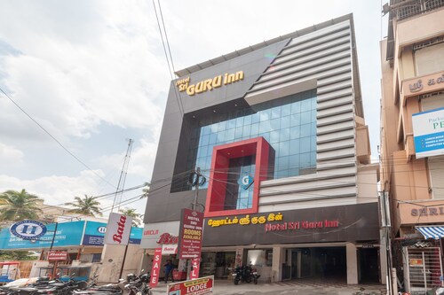 OYO 19909 Sri Guru Inn