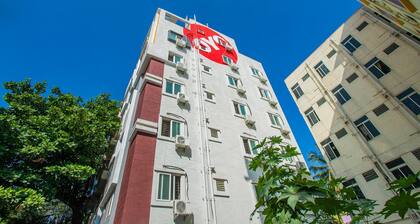 OYO 10522 Varcity Emerald