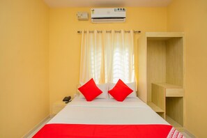 Free WiFi, bed sheets - OYO 10522 Varcity Emerald (Bengaluru)