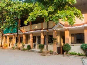 Exterior - OYO 12693 Manori Resort (Gorai)