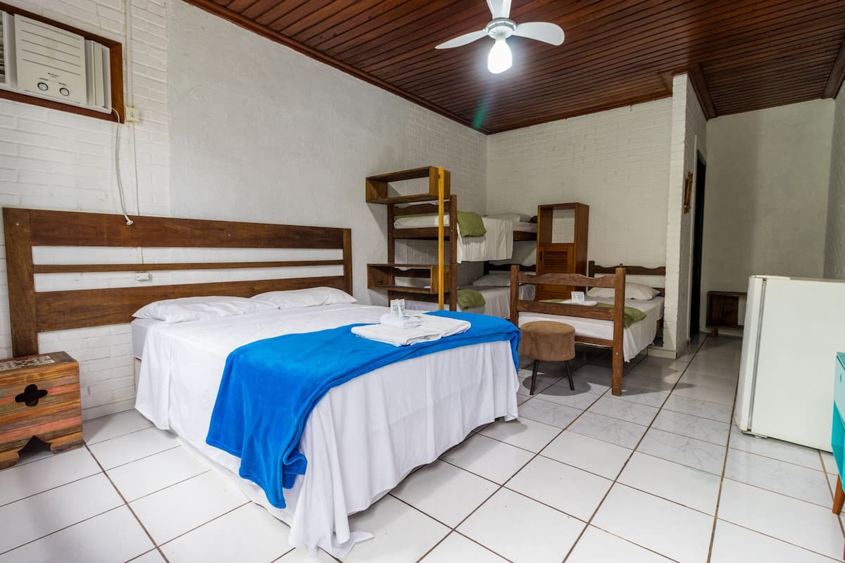 Family Room | Minibar, free WiFi, bed sheets