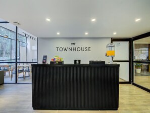 Reception - OYO Townhouse 059 Magarpatta (Pune)