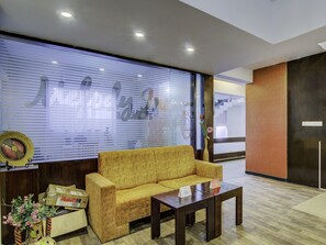 Coin salon dans le hall