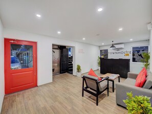 Lobby - OYO Townhouse 056 T Nagar Chennai (Chennai)