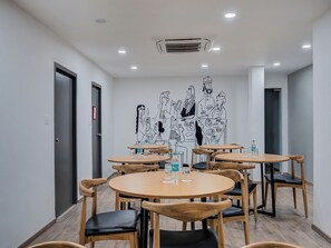 Dining - OYO Townhouse 056 T Nagar Chennai (Chennai)