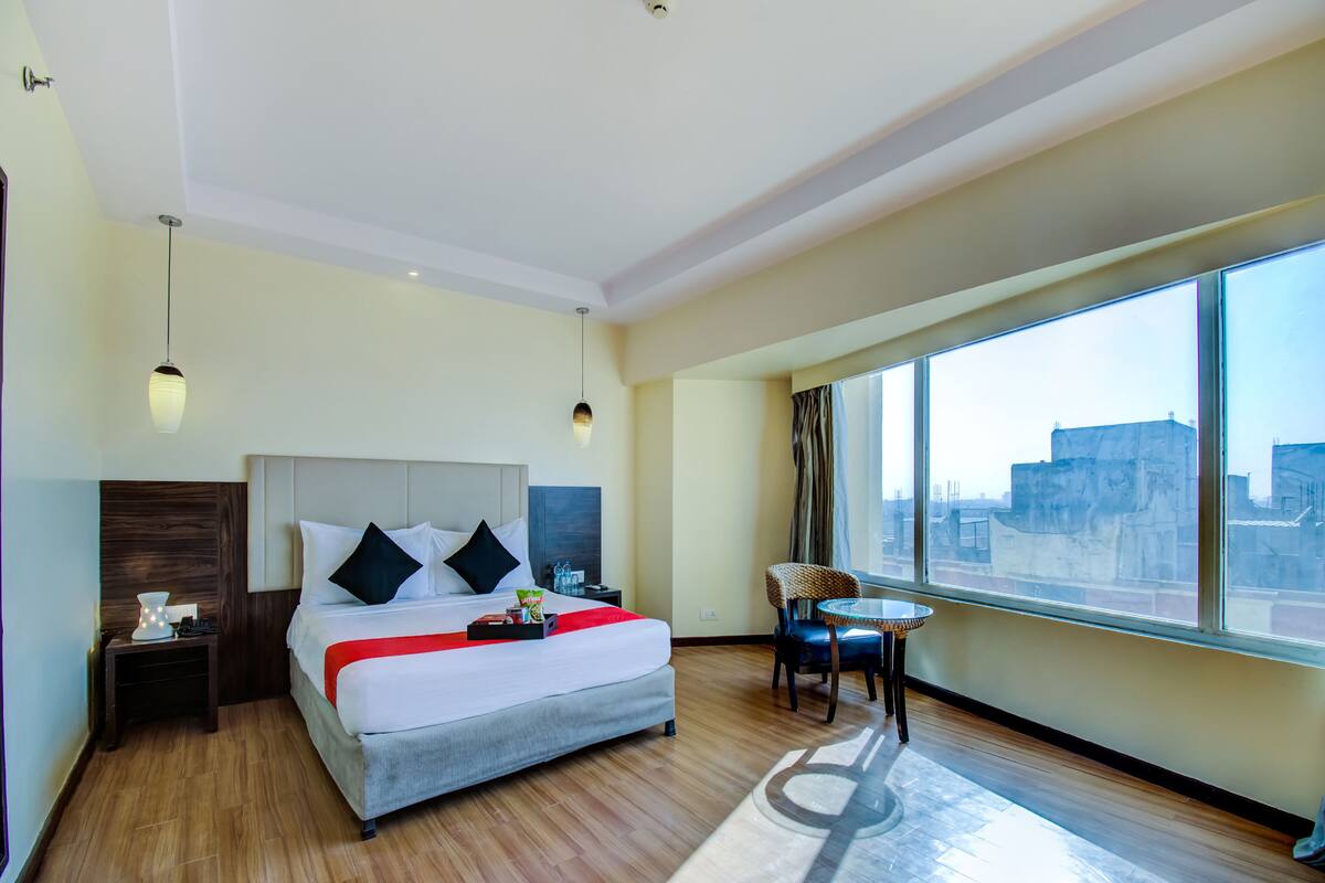 Premium bedding, free WiFi