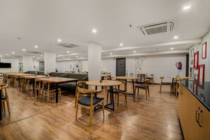 Dining - OYO Townhouse 071 Brookfield (Bengaluru)