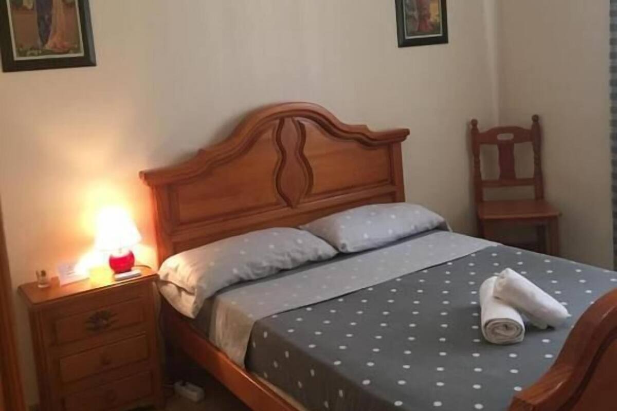 Schallisolierte Zimmer, kostenloses WLAN, Bettwäsche