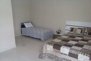 Triple Room, Multiple Beds