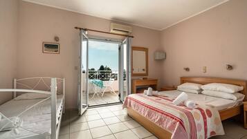 Studio, Garden View | Soundproofing, free WiFi, bed sheets