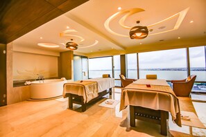 Salas de tratamientos para parejas, bañera de hidromasaje, baño turco 