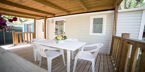 Family Mobile Home, 2 Bedrooms (5 Beds) | Terrace/patio