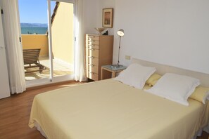 4 dormitorios, tabla de planchar con plancha, wifi gratis y ropa de cama