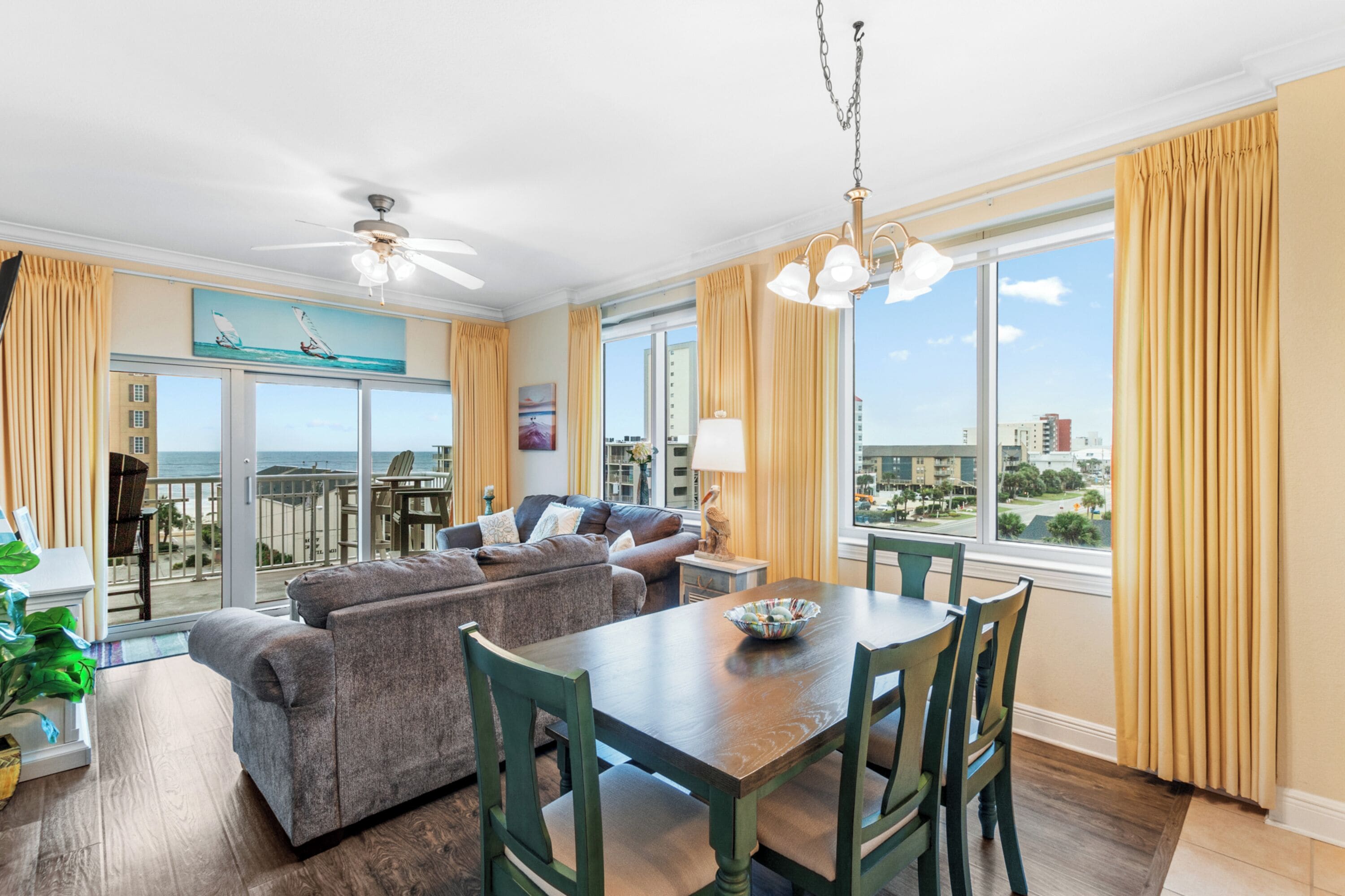 Exclusive Condo, 2 Bedrooms, Balcony, Pool View | In-room dining