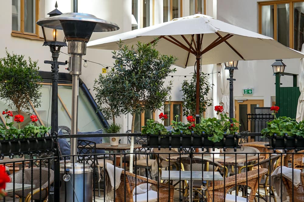 The Sparrow Hotel