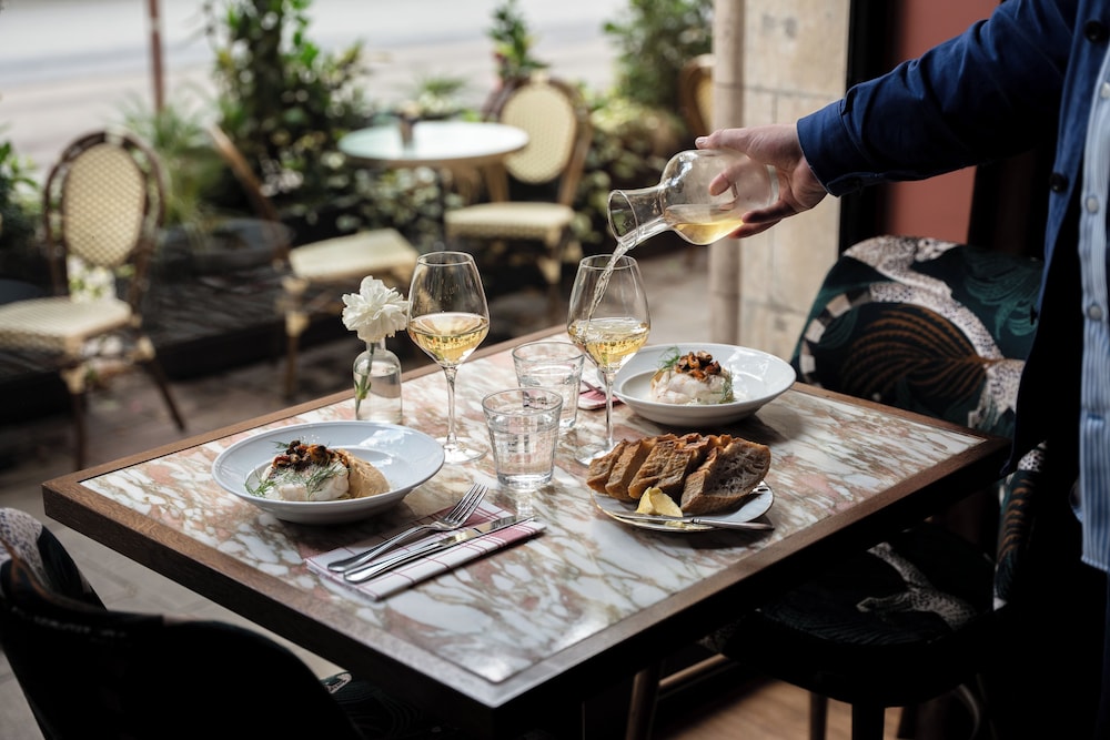 The Sparrow Hotel by null