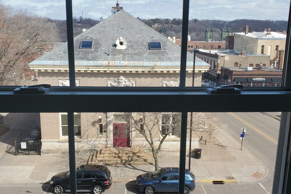 Lowell Inn