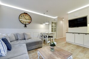 Exclusive Apartment, Garden View | Living area