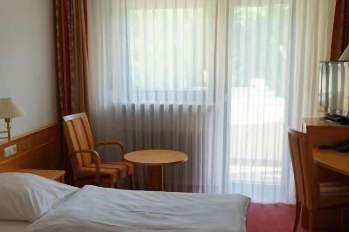 Desk, WiFi (free), bed sheets