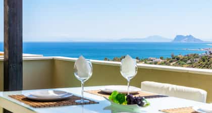 Penthouse mit herrlichem Blick auf Gibraltar, Süd-Südwestausrichtung.
