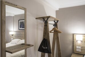 Desk, iron/ironing board, free WiFi, bed sheets - Half Moon, Sherborne by Marston's Inns (Sherborne)