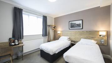 Twin Room | Desk, iron/ironing board, free WiFi, bed sheets
