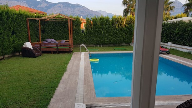 Villa, vue jardin | Piscine privée