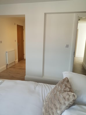 Free WiFi, bed sheets - Oxford Modern Guest House (Oxford)