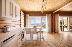 Villa, Bay View | Private kitchenette