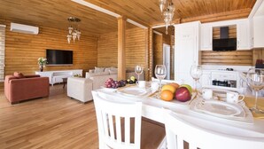 Villa, uitzicht op baai | Woonkamer