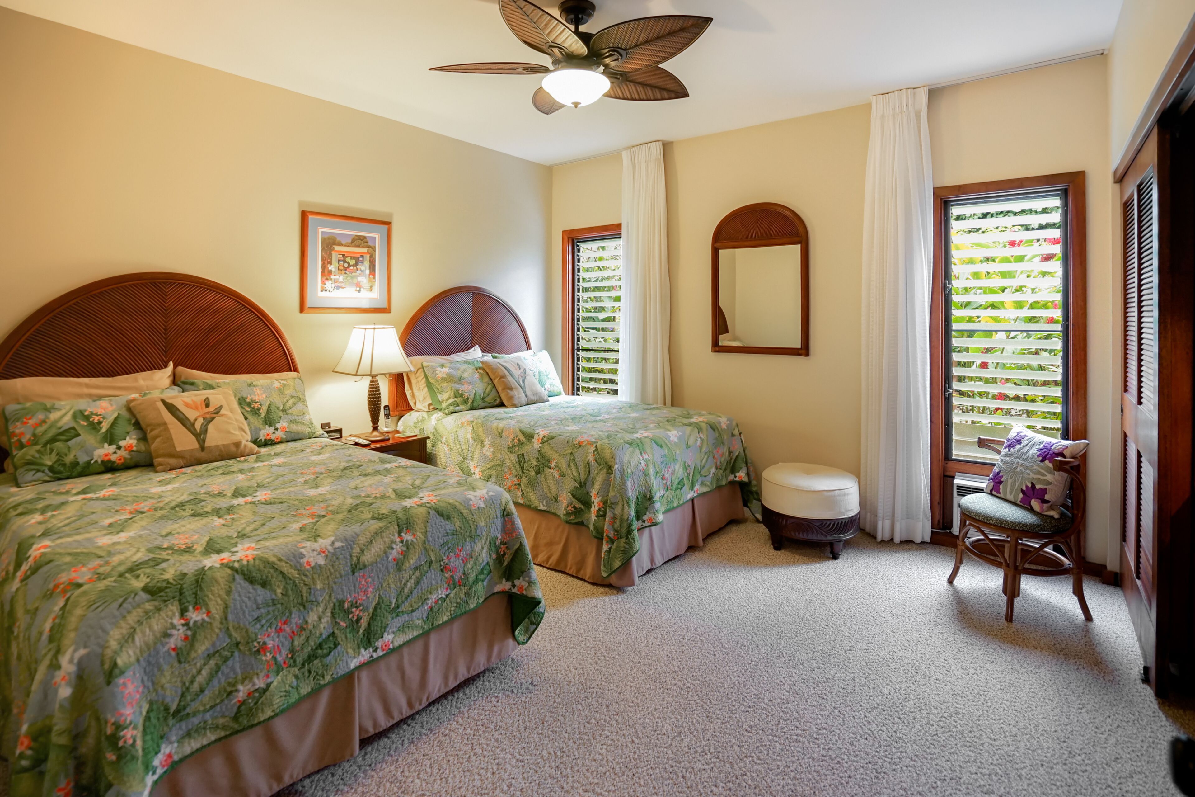 2 bedrooms, iron/ironing board, internet, bed sheets