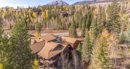 Luxury 3-Peaks Lodge with waterfalls, wildlife, & wraparound decks