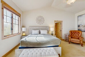 4 bedrooms, Internet, bed sheets