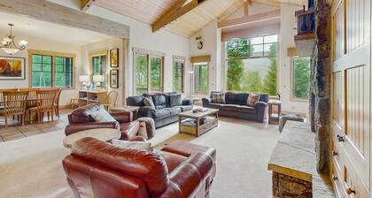 Luxury 3-Peaks Lodge with waterfalls, wildlife, & wraparound decks